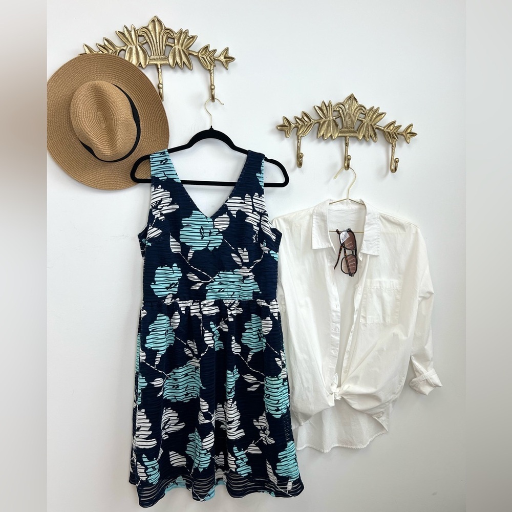 🆕🪻Feminine floral dress M ptp 19.5” l 39” - Picture 3 of 7